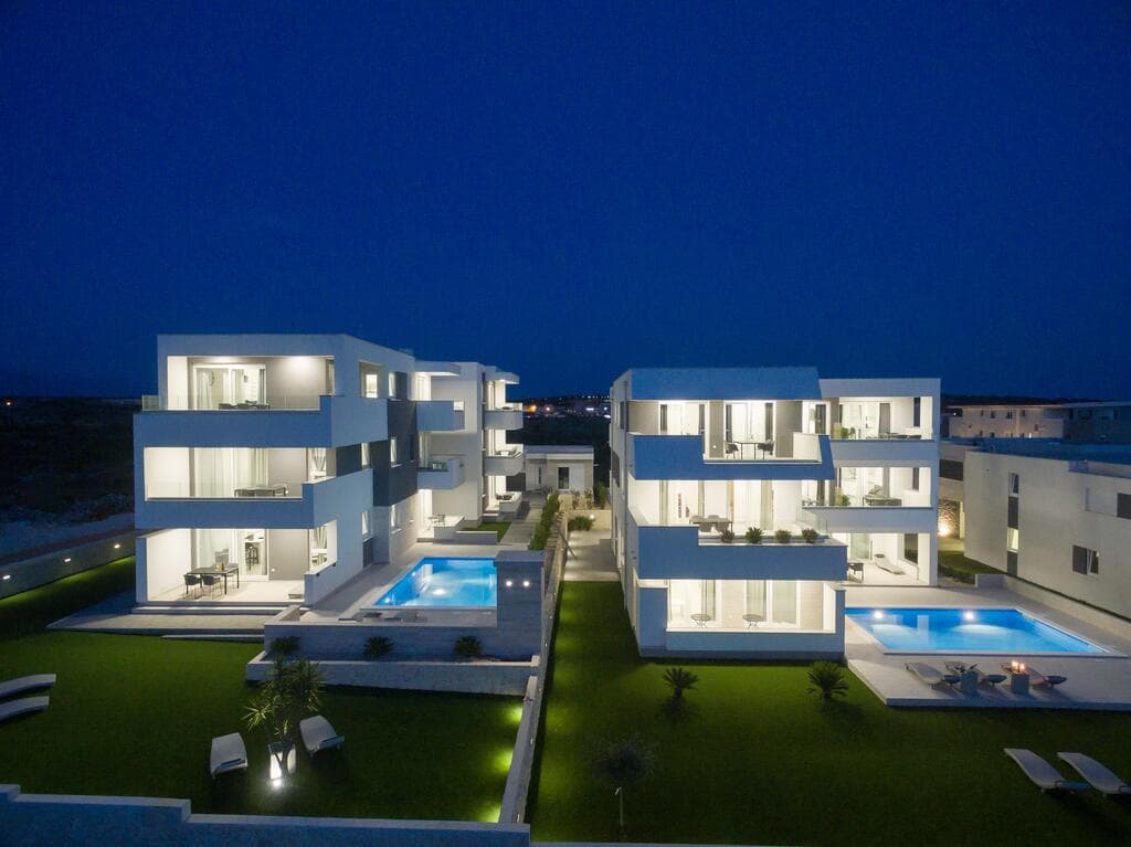 Pool Maris A 4 Lejlighed med balkon i Novalja