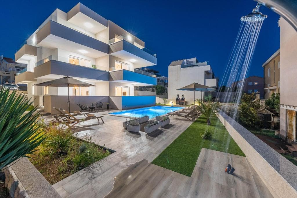 Villa Meteorite i Novalja